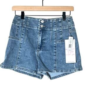 NWT Vanilla Star medium wash denim jean shorts size 5 B162